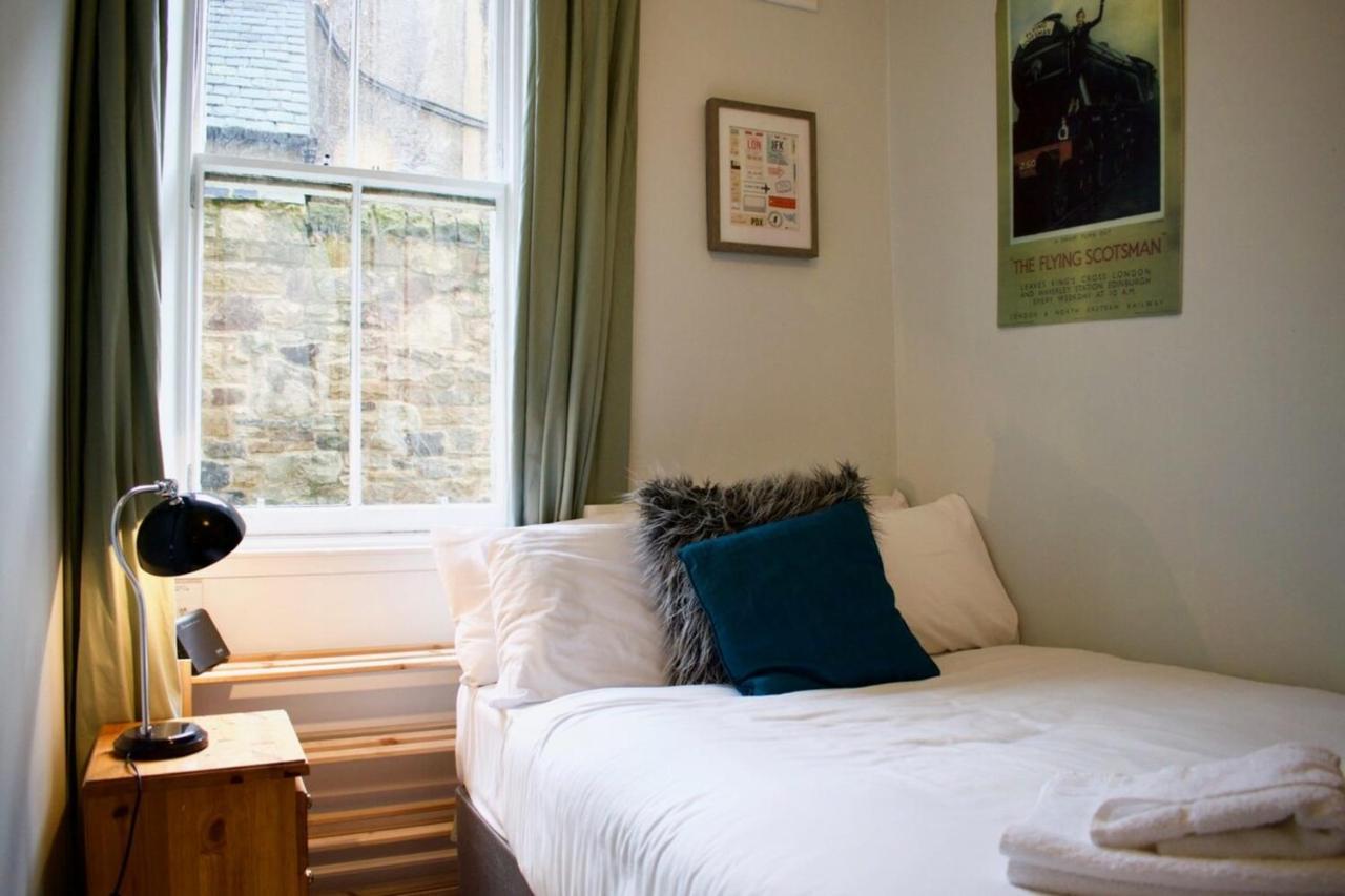3 Bedroom Next To Leafy Meadows Appartement